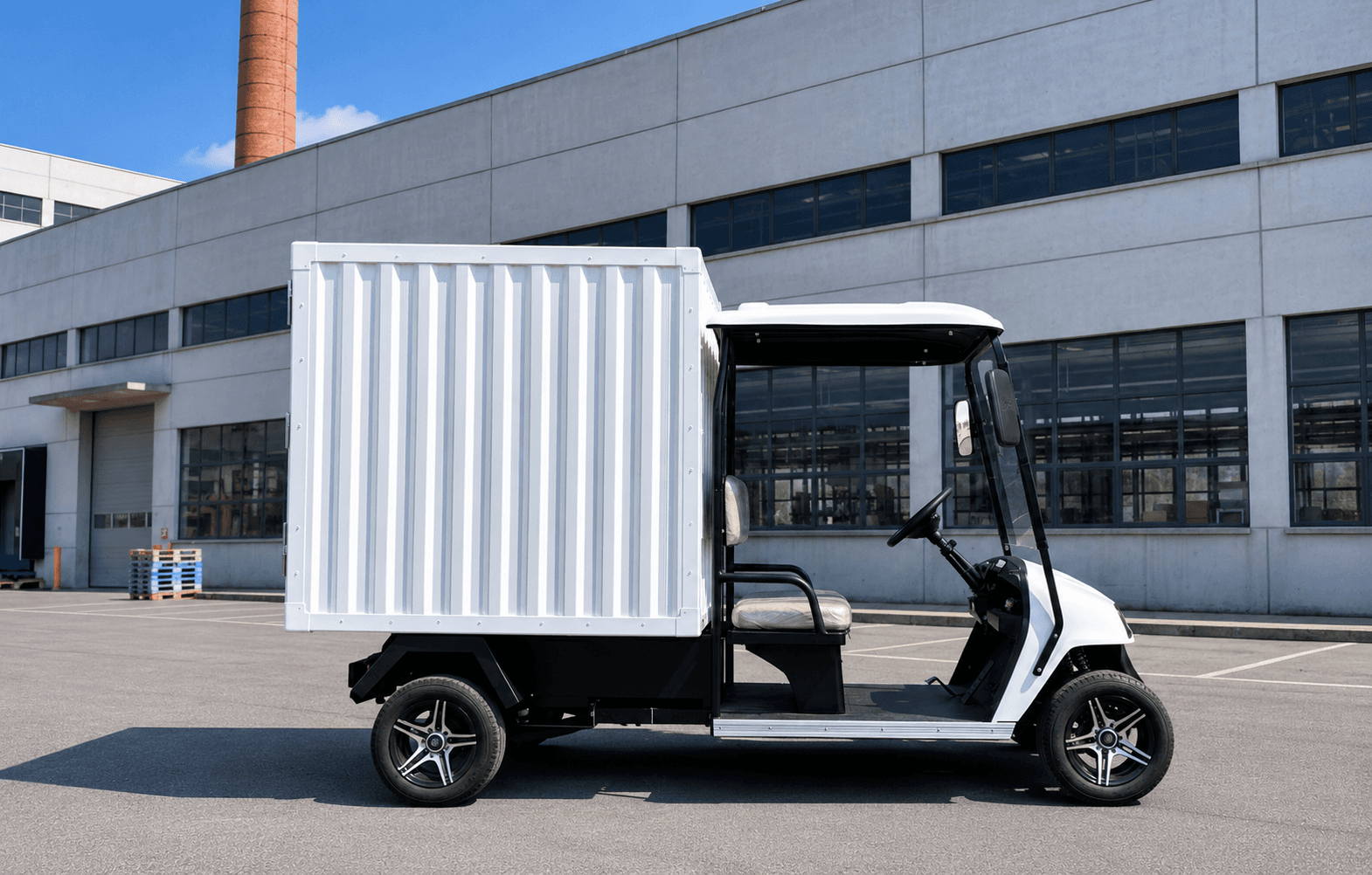DELIVERY VAN Cargo Electric Van — photo 1 of 5